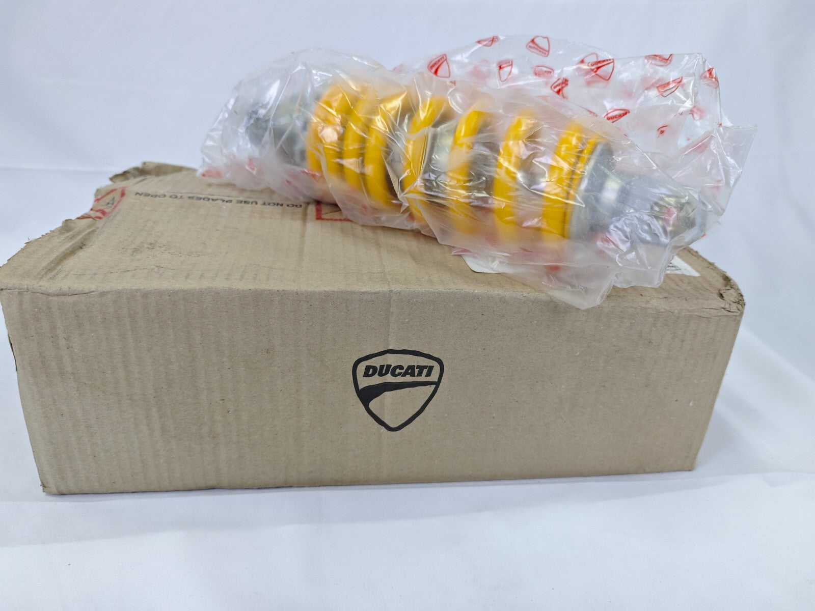 [NEW] OEM Ducati REAR SHOCK ABSORBER Hypermotard 950/R 2019-2024 36521842A
