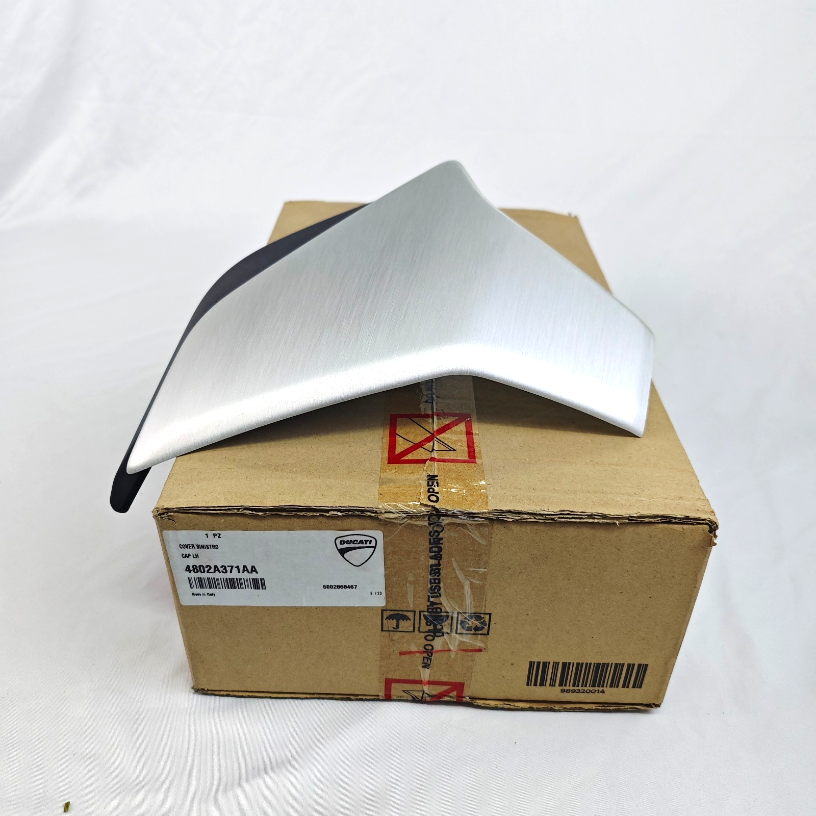 [NEW] Genuine Ducati CAP Left Fairing Cover Diavel 1260 1260 S 4802A371AA